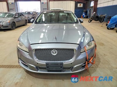 Piąte zdjęcie samochodu w środku: 2011 JAGUAR XJL VIN:SAJWA2GB6BLV07658 - miniatura