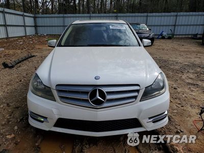 Piąte zdjęcie samochodu w środku: 2013 MERCEDES-BENZ C 250 VIN:WDDGF4HB0DR285381 - miniatura