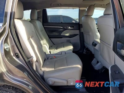 Zdjęcie 11 z 13 samochodu: 2018 TOYOTA HIGHLANDER LIMITED VIN:5TDYZRFHXJS279479 - miniatura