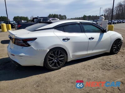 Trzecie zdjęcie samochodu z tyłu: 2019 NISSAN MAXIMA PLATINUM VIN:1N4AA6AV3KC378982 - miniatura