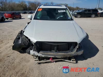 Piąte zdjęcie samochodu w środku: 2021 VOLVO XC90 T6 MOMENTUM VIN:YV4A22PK2M1683639 - miniatura
