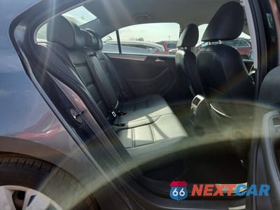 Zdjęcie 10 z 11 samochodu: 2013 VOLKSWAGEN JETTA SE VIN:3VWDP7AJ3DM220097 - miniatura