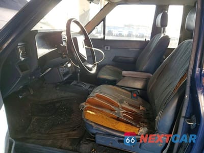Zdjęcie 7 z 11 samochodu: 1985 TOYOTA PICKUP SR5 VIN:JT4RN56S2F5033527 - miniatura