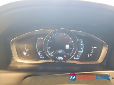 Zdjęcie 9 z 13 samochodu: 2016 VOLVO XC60 T5 PLATINUM VIN:YV440MDM8G2905409 - miniatura