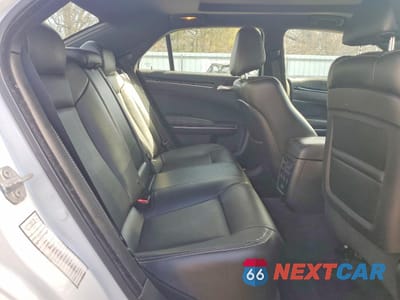 Zdjęcie 10 z 13 samochodu: 2018 CHRYSLER 300 S VIN:2C3CCABG1JH240647 - miniatura