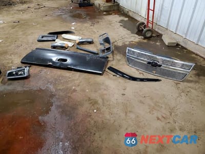 Zdjęcie 12 z 12 samochodu: 2003 GMC NEW SIERRA K2500 VIN:1GTGK29U23Z221724 - miniatura