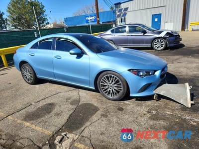 Czwarte zdjęcie samochodu z boku: 2020 MERCEDES BENZ CLA 250 4MATIC VIN:WDD5J4HB6LN072060 - miniatura