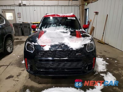 Piąte zdjęcie samochodu w środku: 2025 MINI COUNTRYMAN JCW ALL4 VIN:WMZ33GA07S7P79242 - miniatura