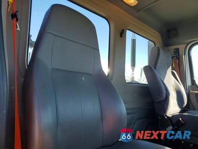 Zdjęcie 6 z 10 samochodu: 2016 FREIGHTLINER CASCADIA 1 - SEMI TRUCK VIN:1FUBGEDV2GLHC5753 - miniatura