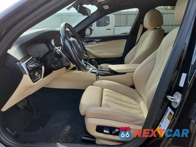 Zdjęcie 6 z 11 samochodu: 2021 BMW 530 I VIN:WBA53BH04MCF88101 - miniatura