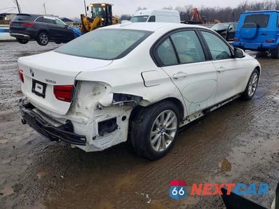 Trzecie zdjęcie samochodu z tyłu: 2018 BMW 320 XI VIN:WBA8E5G50JNU47481 - miniatura