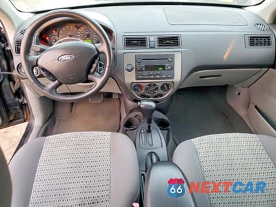 Zdjęcie 8 z 12 samochodu: 2006 FORD FOCUS ZX4 VIN:1FAHP34N56W135833 - miniatura