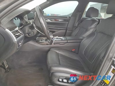 Zdjęcie 7 z 11 samochodu: 2018 BMW M760 XI VIN:WBA7H6C50JG614490 - miniatura
