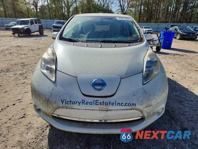 Piąte zdjęcie samochodu w środku: 2011 NISSAN LEAF SV VIN:JN1AZ0CP8BT008452 - miniatura