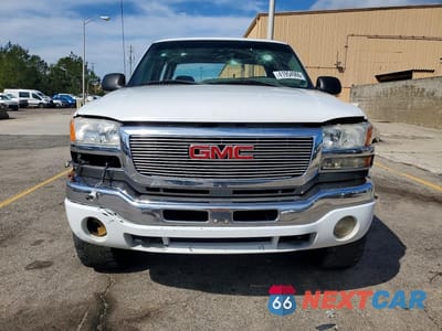 Piąte zdjęcie samochodu w środku: 2004 GMC SIERRA C2500 HEAVY DUTY VIN:1GTHC23U24F188107 - miniatura