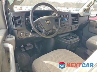 Zdjęcie 8 z 13 samochodu: 2016 CHEVROLET EXPRESS G3500 LT VIN:1GAZGMFG5G1292482 - miniatura