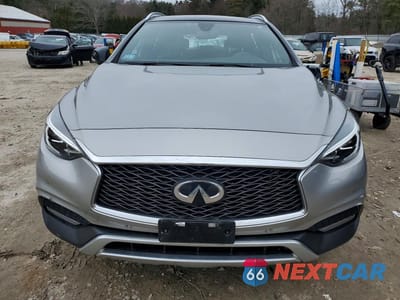Piąte zdjęcie samochodu w środku: 2018 INFINITI QX30 ESSENTIAL VIN:SJKCH5CRXJA005745 - miniatura