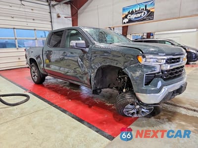 Czwarte zdjęcie samochodu z boku: 2025 CHEVROLET SILVERADO K1500 LT-L VIN:1GCPKKEK8SZ281719 - miniatura