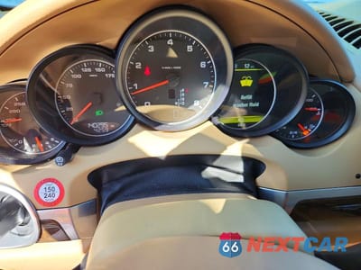 Zdjęcie 9 z 12 samochodu: 2012 PORSCHE CAYENNE VIN:WP1AA2A20CLA11157 - miniatura