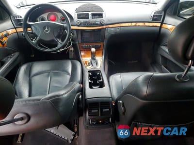 Zdjęcie 8 z 11 samochodu: 2003 MERCEDES-BENZ E 500 VIN:WDBUF70J63A202467 - miniatura