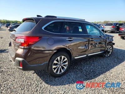 Trzecie zdjęcie samochodu z tyłu: 2019 SUBARU OUTBACK TOURING VIN:4S4BSETC6K3382070 - miniatura