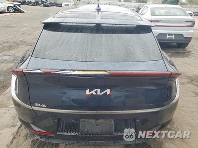 Zdjęcie 6 z 12 samochodu: 2023 KIA EV6 WIND VIN:KNDC34LA8P5609706 - miniatura