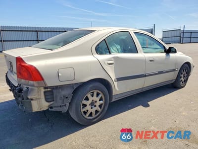 Trzecie zdjęcie samochodu z tyłu: 2002 VOLVO S60 VIN:YV1RS61R822122012 - miniatura