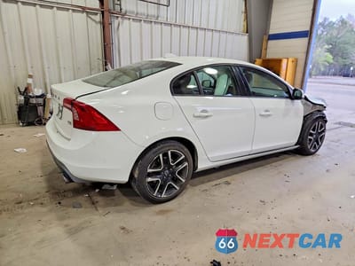 Trzecie zdjęcie samochodu z tyłu: 2017 VOLVO S60 VIN:YV126MFL4H2422850 - miniatura