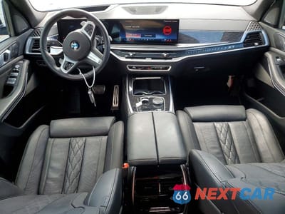 Zdjęcie 8 z 13 samochodu: 2025 BMW X7 XDRIVE40I VIN:5UX23EM0XS9Y68348 - miniatura