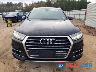Piąte zdjęcie samochodu w środku: 2017 AUDI Q7 PRESTIGE VIN:WA1VAAF73HD037930 - miniatura