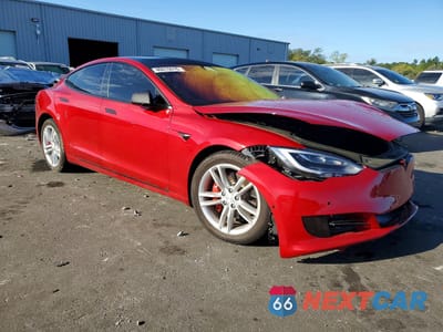 Czwarte zdjęcie samochodu z boku: 2017 TESLA MODEL S 70D VIN:5YJSA1E20HF208740 - miniatura