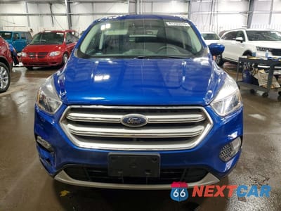Piąte zdjęcie samochodu w środku: 2019 FORD ESCAPE SE VIN:1FMCU9GD5KUA71765 - miniatura