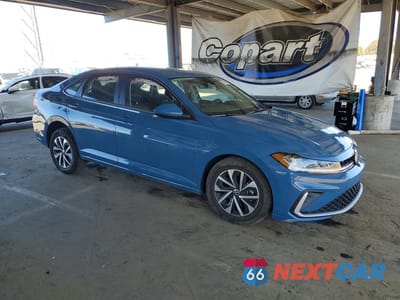 Czwarte zdjęcie samochodu z boku: 2025 VOLKSWAGEN JETTA S VIN:3VW5X7BU5SM045197 - miniatura