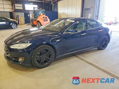 2013 TESLA MODEL S 5YJSA1CN6DFP07288 - główne zdjęcie licytacji z USA - miniatura