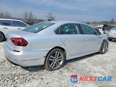 Trzecie zdjęcie samochodu z tyłu: 2017 VOLKSWAGEN PASSAT R-LINE VIN:1VWDT7A3XHC063818 - miniatura