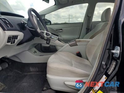 Zdjęcie 7 z 14 samochodu: 2015 TOYOTA PRIUS TWO VIN:JTDKN3DU6F1999168 - miniatura