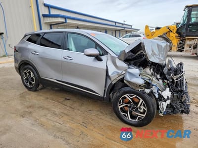 Czwarte zdjęcie samochodu z boku: 2023 KIA SPORTAGE LX VIN:KNDPU3AF7P7066084 - miniatura