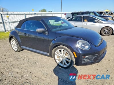 Czwarte zdjęcie samochodu z boku: 2014 VOLKSWAGEN BEETLE VIN:3VW517ATXEM816283 - miniatura