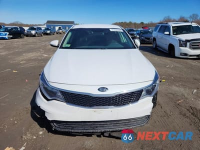 Piąte zdjęcie samochodu w środku: 2018 KIA OPTIMA LX VIN:5XXGT4L38JG265719 - miniatura