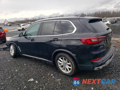 Drugie zdjęcie samochodu z przodu: 2021 BMW X5 XDRIVE40I VIN:5UXCR6C02M9F76175 - miniatura