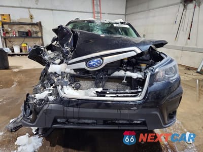 Piąte zdjęcie samochodu w środku: 2020 SUBARU FORESTER PREMIUM VIN:JF2SKAGC0LH510607 - miniatura