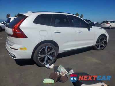 Trzecie zdjęcie samochodu z tyłu: 2022 VOLVO XC60 T8 RECHARGE R-DESIGN VIN:YV4BR0DM2N1904748 - miniatura