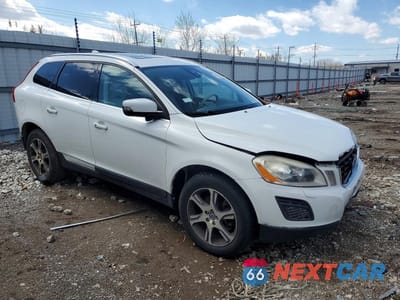 Czwarte zdjęcie samochodu z boku: 2013 VOLVO XC60 T6 VIN:YV4902DZ9D2416504 - miniatura
