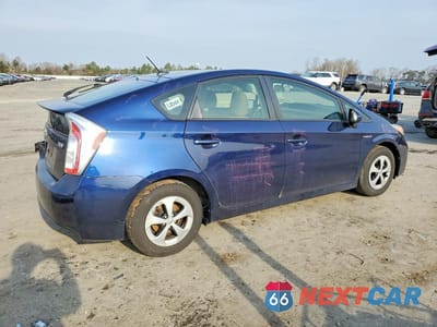 Trzecie zdjęcie samochodu z tyłu: 2015 TOYOTA PRIUS THREE VIN:JTDKN3DU1F1876829 - miniatura