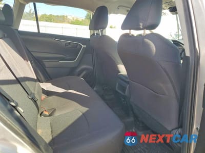 Zdjęcie 10 z 12 samochodu: 2020 TOYOTA RAV4 LE VIN:2T3K1RFV6LC045720 - miniatura