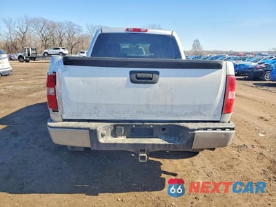 Zdjęcie 6 z 11 samochodu: 2010 CHEVROLET SILVERADO K1500 LS VIN:3GCRKREA7AG120222 - miniatura