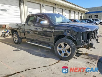 Czwarte zdjęcie samochodu z boku: 2008 CHEVROLET SILVERADO K1500 VIN:2GCEK190X81331337 - miniatura