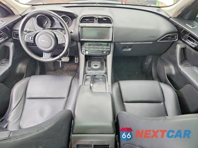 Zdjęcie 8 z 13 samochodu: 2019 JAGUAR F-PACE VIN:SADCS2FX4KA364933 - miniatura