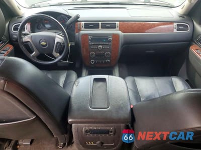 Zdjęcie 8 z 13 samochodu: 2012 CHEVROLET SUBURBAN C1500 LT VIN:1GNSCJE09CR135225 - miniatura