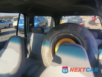 Zdjęcie 10 z 14 samochodu: 2000 FORD EXPEDITION XLT VIN:1FMPU16L9YLA26757 - miniatura